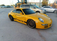  Porsche 911 Targa amarillo con pequeños daños por colisión color amarillo